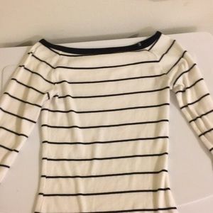 BLACK AND WHITE STRIPED BOATNECK LONG SLEEVE SHIRT